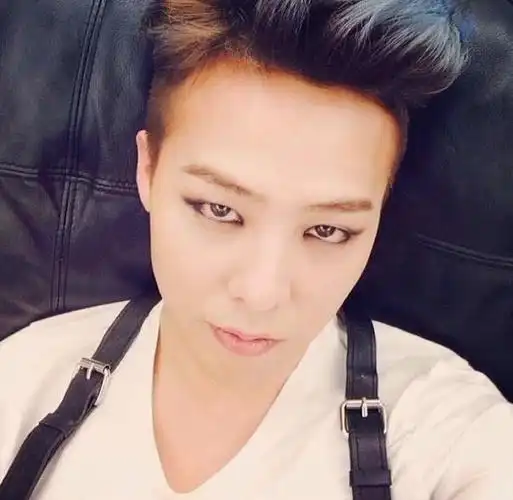 有一种素颜叫权志龙明明是素颜男神却非要化浓妆