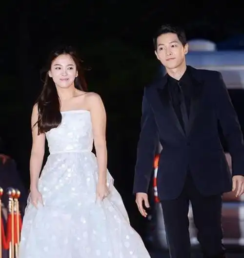 4年后,再看宋仲基与宋慧乔的婚姻,才明白离婚是最好的选择|玄彬|模特