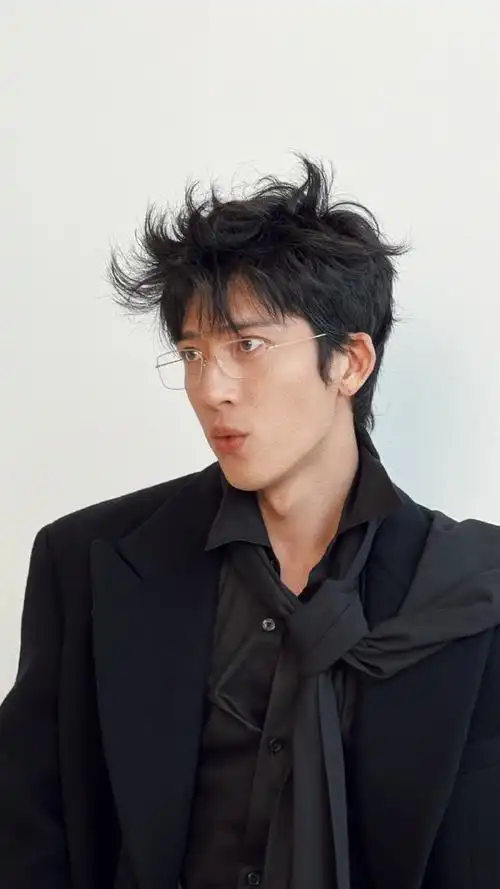 井柏然超话#井柏然衣服反穿#快来查收@井柏然"学长"的明信片94#全井