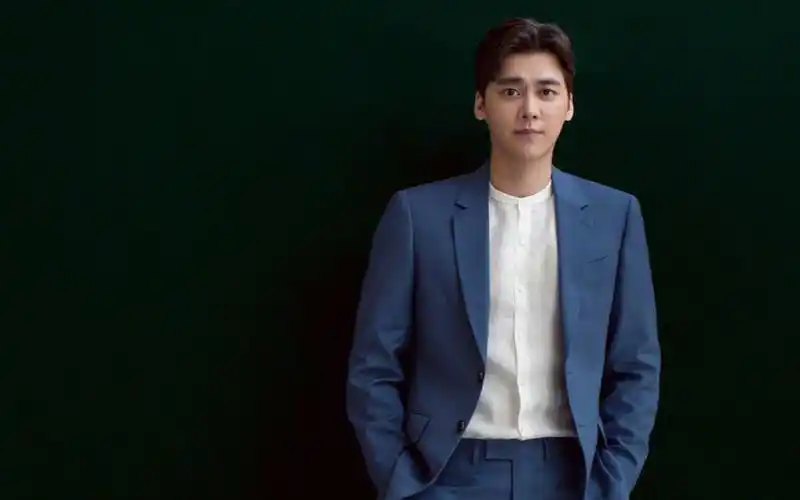 桌面壁纸 电脑桌面壁纸 美女壁纸 高清壁纸大全下载 桌面背景图片