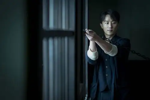 黄轩瞄准遭盘问情绪崩溃火山式爆发演技引共鸣