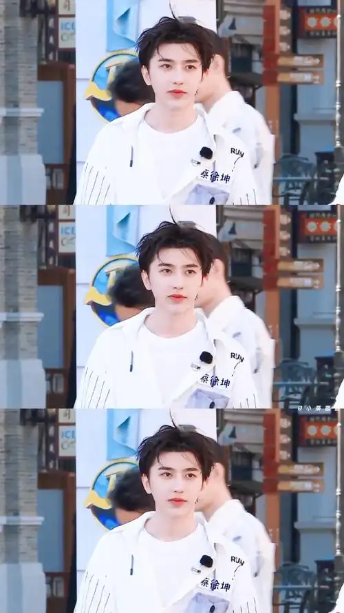 蔡徐坤拼接壁纸来一波,帅进了我的心里,拨动了我的心弦