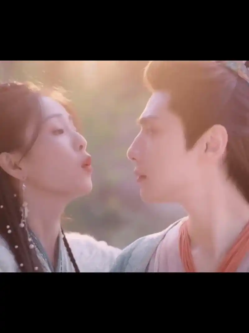 《长月烬明》冥夜和桑酒的甜蜜瞬间～ #白鹿# #罗云熙# #电视剧长月烬