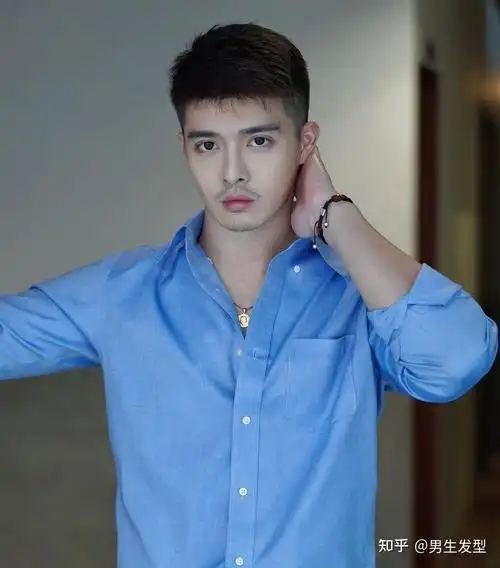 男生露额发型阳光帅气今年剪这3款很好看