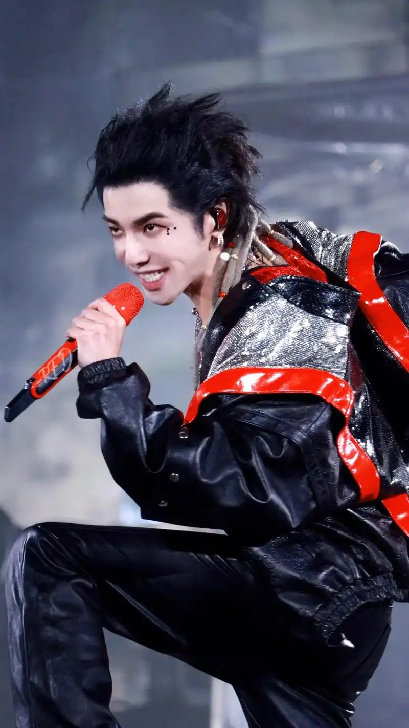 不朽#气场全开 #超酷 #眼神 #魅惑 #华晨宇 - 抖音