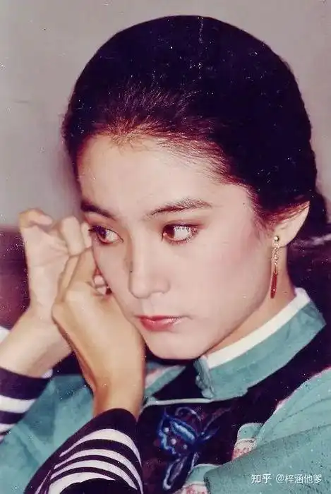 林青霞最美的照片是哪张? - 知乎