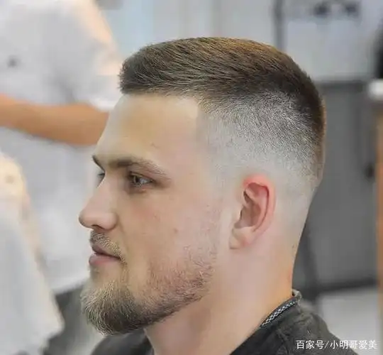 2020夏季发型帅翻了,当下流行的欧美风的男士,都这样剪!