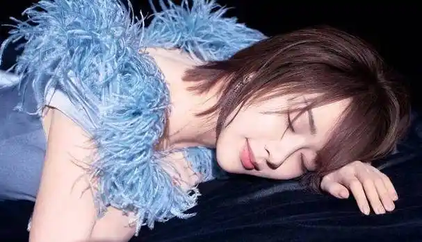 娱乐点评:刘亦菲,易烊千玺,杨紫,李兰迪,吉娜,徐怀钰_团队_演技_因为