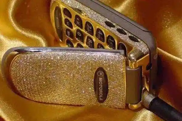 摩托罗拉虽然已经衰落,但是它也推出过一款世界上最贵的手机,这款手机