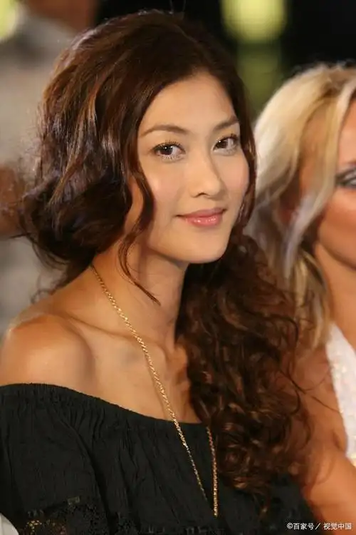 闹乌龙了李彩桦回应恋上小16岁肌肉男