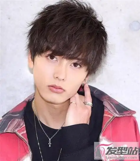 型男帅哥首选烫发 发根定位烫时尚无比_发型站_最新流行发型设计发型