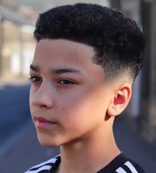 小男孩时尚短发 儿童阳光帅气短发发型_儿童发型 - 美发站