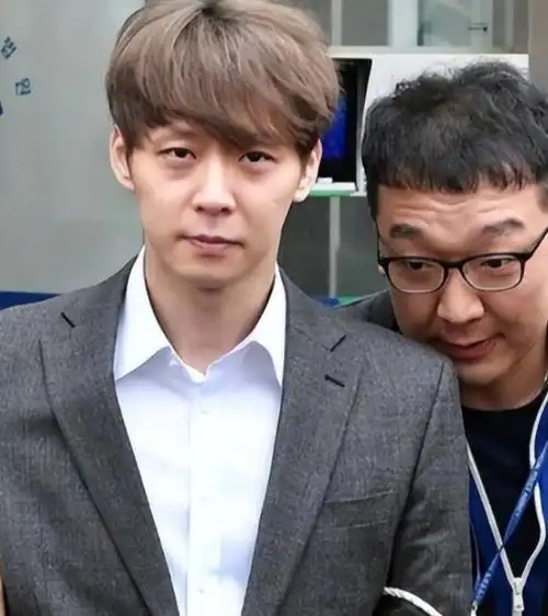 吸毒十二年,却依旧逍遥法外,自得其乐