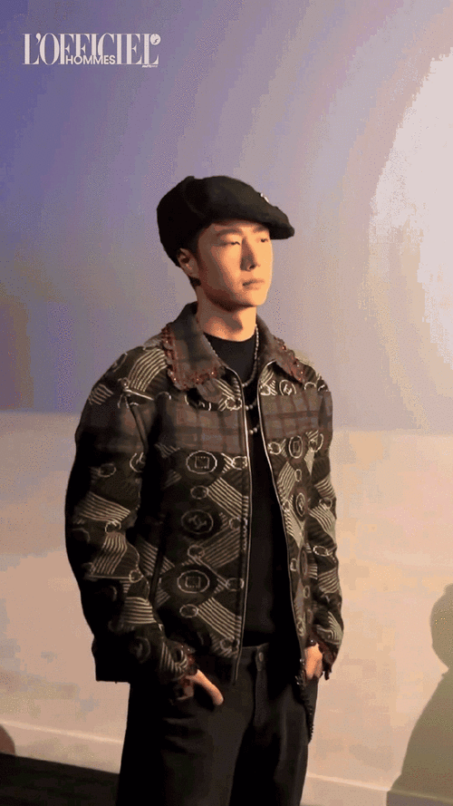 香奈儿大秀##王一博g社生图##王一博报童帽造型