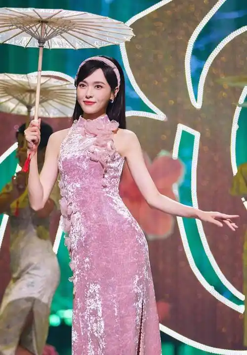 唐嫣穿上旗袍瞬间变成最美仙女!_魅力_气质_舞台