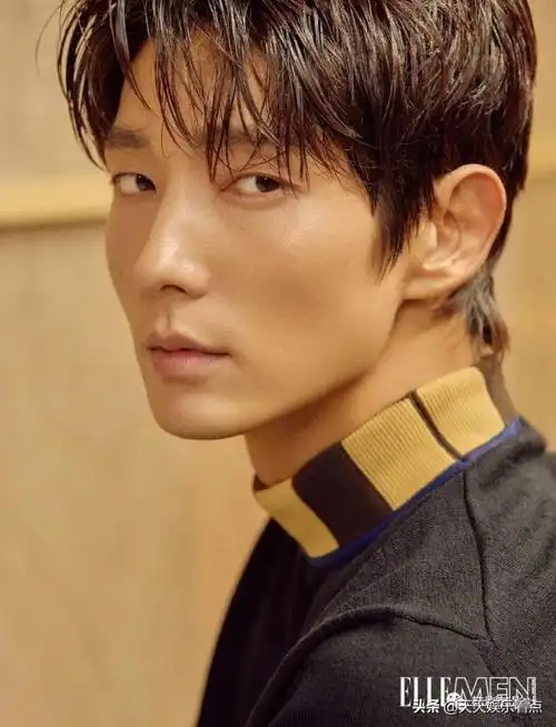 韩国男明星图片(外国网民票选最帅韩国男星top)_可可情感网