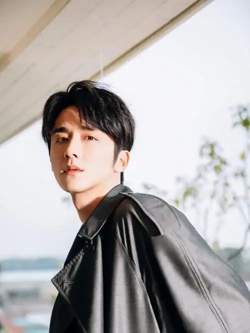 周洛的洛曼史##张新成周洛##张新成微暗之火