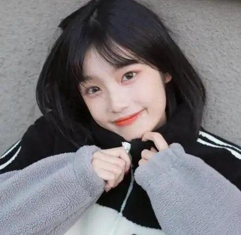 清纯系女生头像你好像一个幼稚鬼