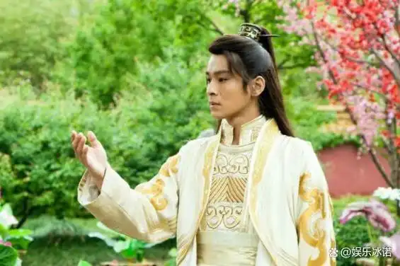 45岁"老戏骨"乔振宇长得帅还顾家,婚后十年无绯闻,今儿女双全