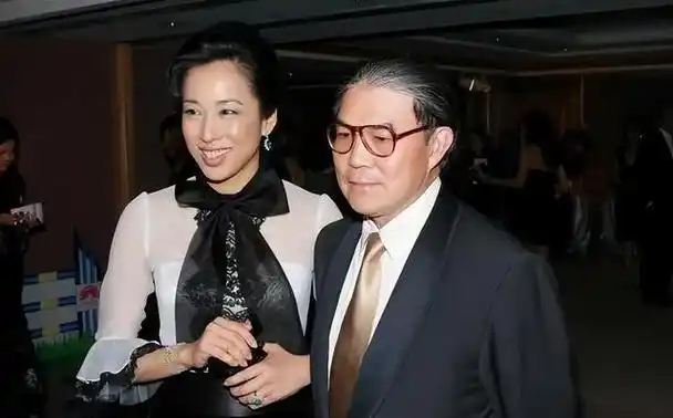 霍启刚荣获院士头衔!朱玲玲与前夫同框祝贺,唯独不见妻子郭晶晶