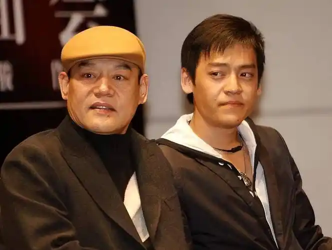 巍子:分手净身出户,史兰芽与他相恋却嫁李幼斌,晚年儿子成骄傲_王紫逸