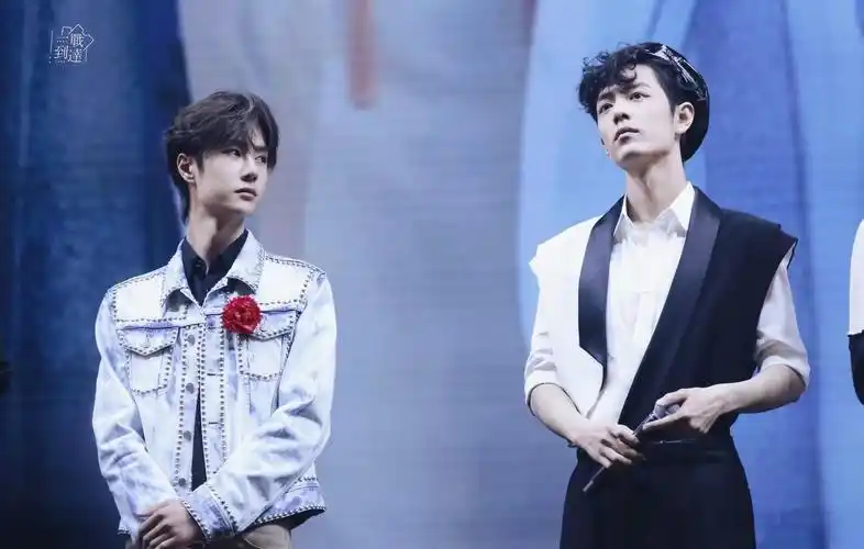 王一博卖萌的五连拍,被粉丝们吐槽不满意,肖战连说七次可以了