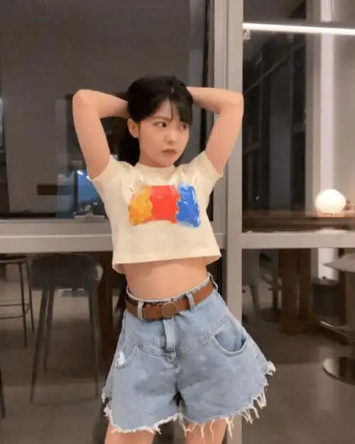 赖美云哪像1米53的人穿波点裙现身舞台气质超甜似公主