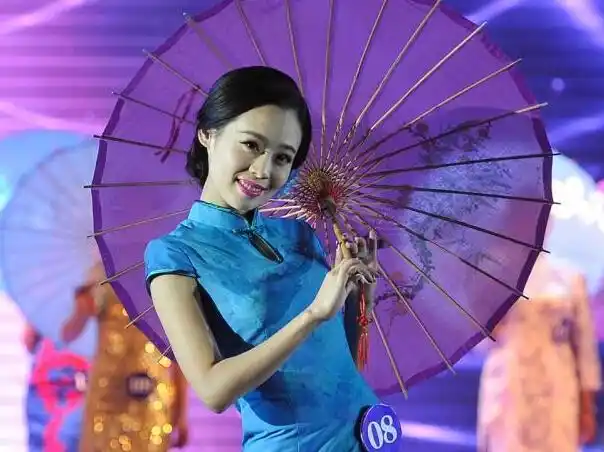 "环球夫人"旗袍秀"