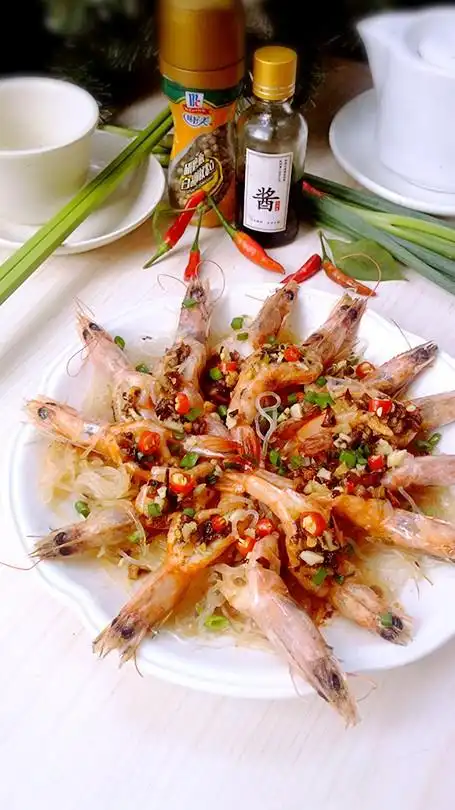 蒜蓉粉丝蒸虾的做法,蒜蓉粉丝蒸虾怎么做好吃,蒜蓉粉丝蒸虾的家常做法