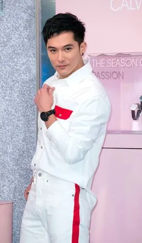 唐嫣前男友邱泽不排斥爱男人,曾公开喊话唐嫣求复合