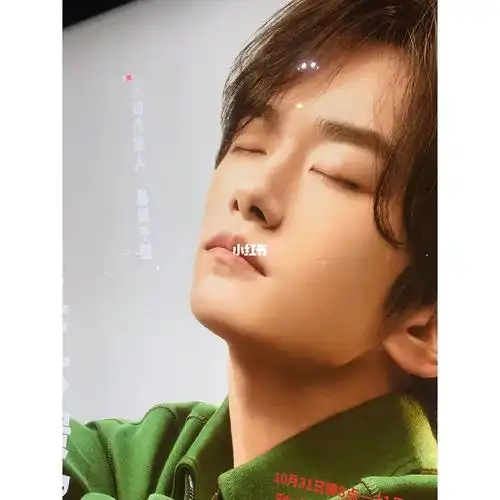 公交车上的哈哈镜子真的拴q啦