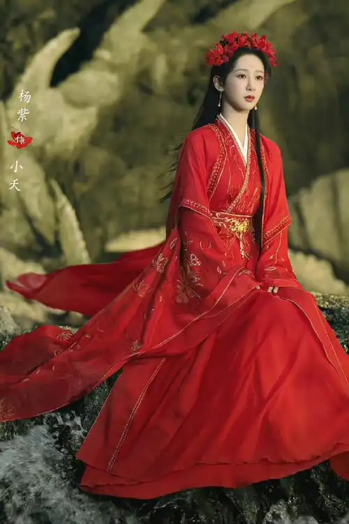 杨紫长相思小夭易碎感好绝##杨紫长相思小夭花絮照