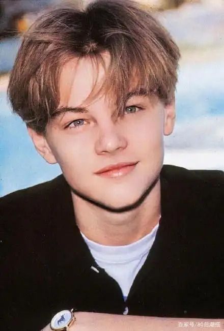 45岁"海王"小李子要结婚?"星二代"女友年仅23岁,遛狗秀恩爱