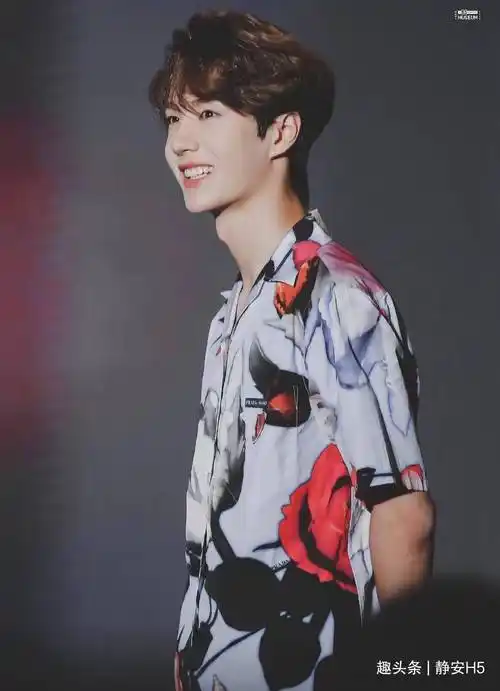 王一博的治愈系笑容:自带清新气质,单纯又干净_一笑_广大观众_嘴角