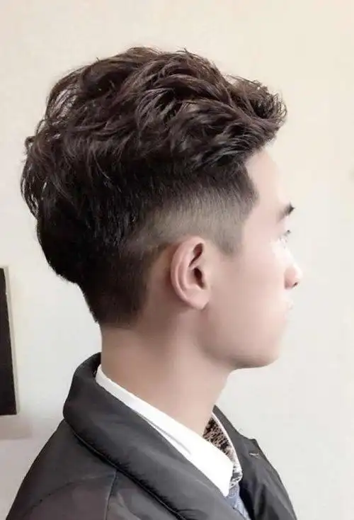 额头窄男生两边铲短发打造帅酷时尚的短头发发型图