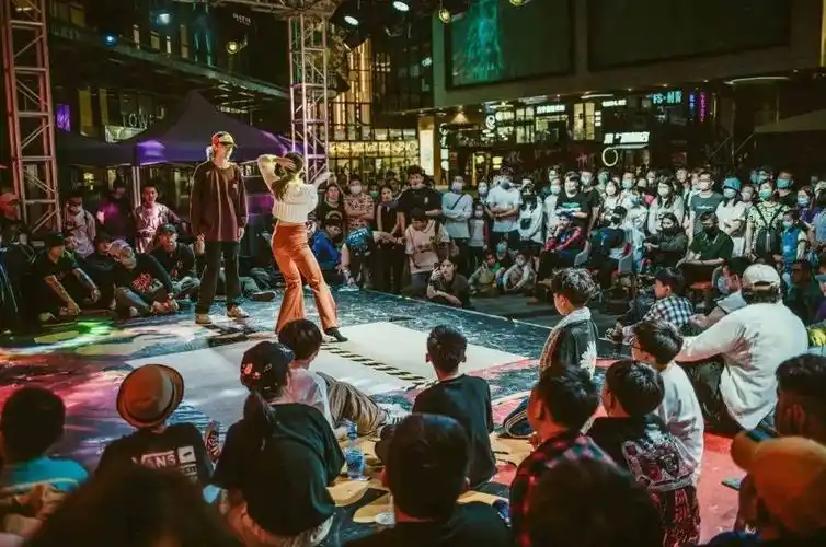 唐岛湾夜未眠8月终章闪耀之夜街舞battle大赛燃炸来袭