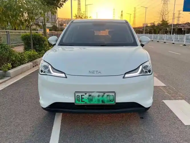 哪吒v—400续航,2021年8月,一手车,全车原漆,看车包 - 抖音