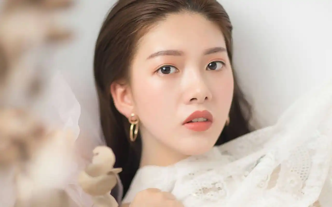 大家都知道"一白遮三丑"这句话,皮肤白皙的妹子给人一种娇滴滴水嫩嫩