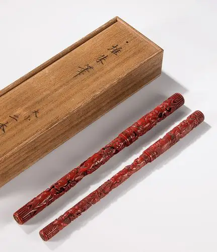 明 剔红人物纹镂空雕笔一支