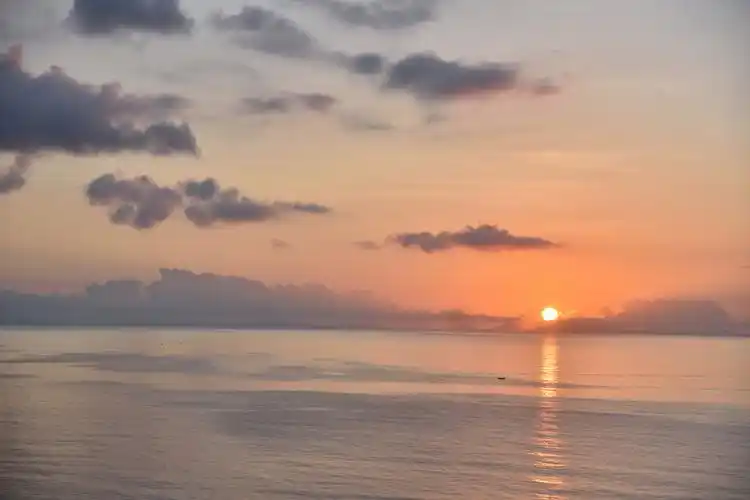 海边海景日出高清实拍摄影图