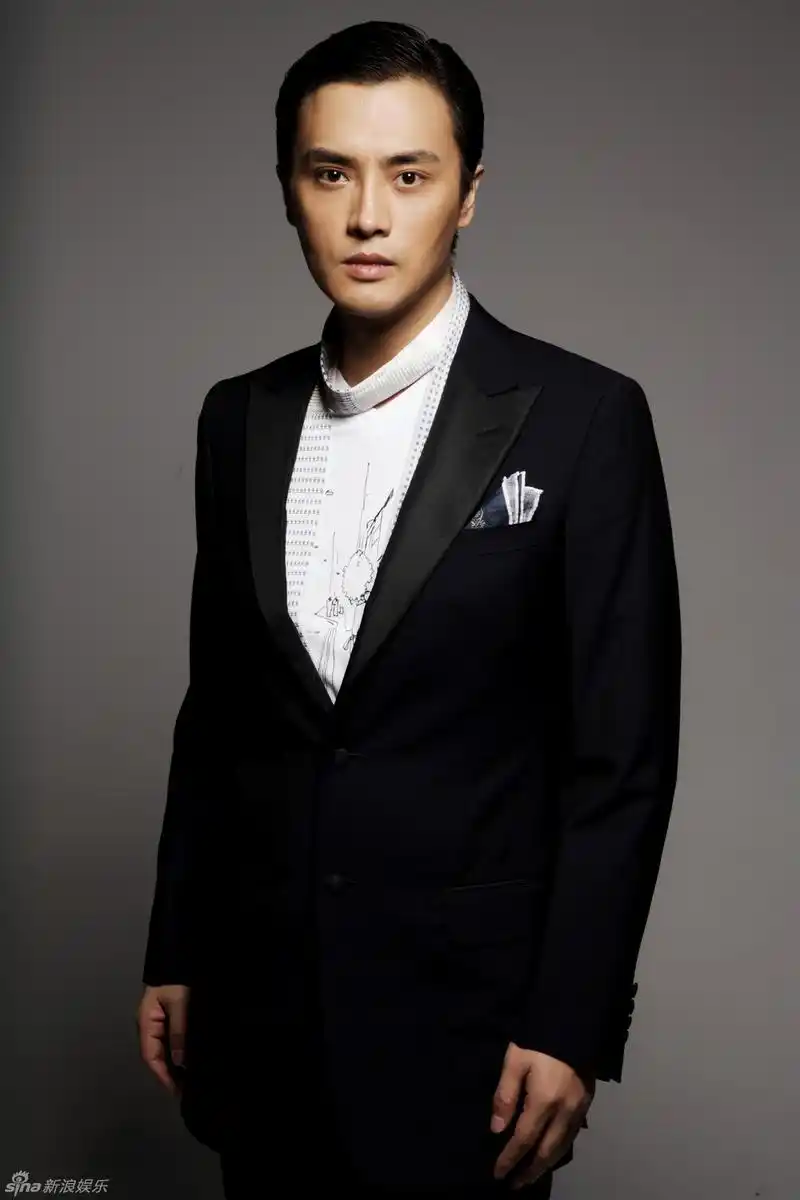 刘晓虎复古写真