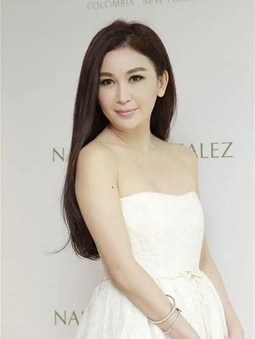 果然浪漫型人是演妲己的不二人选,同种风格的还有范冰冰,朱珠,蒋欣等