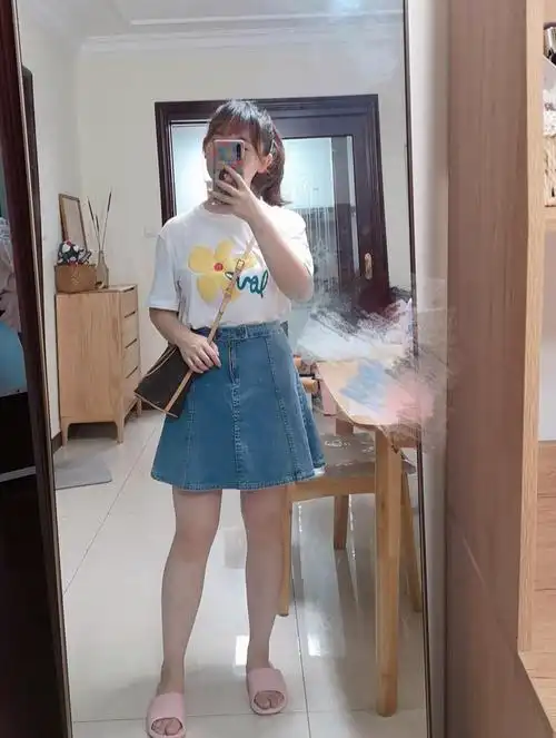 110斤 微胖随便穿搭～下雨天7415_穿搭_微胖穿搭_上衣_贫民窟女孩