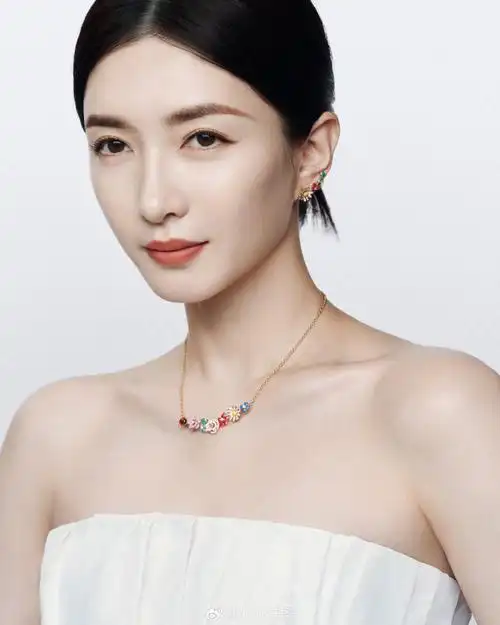 迪奥中国珠宝大使江疏影##ladydior