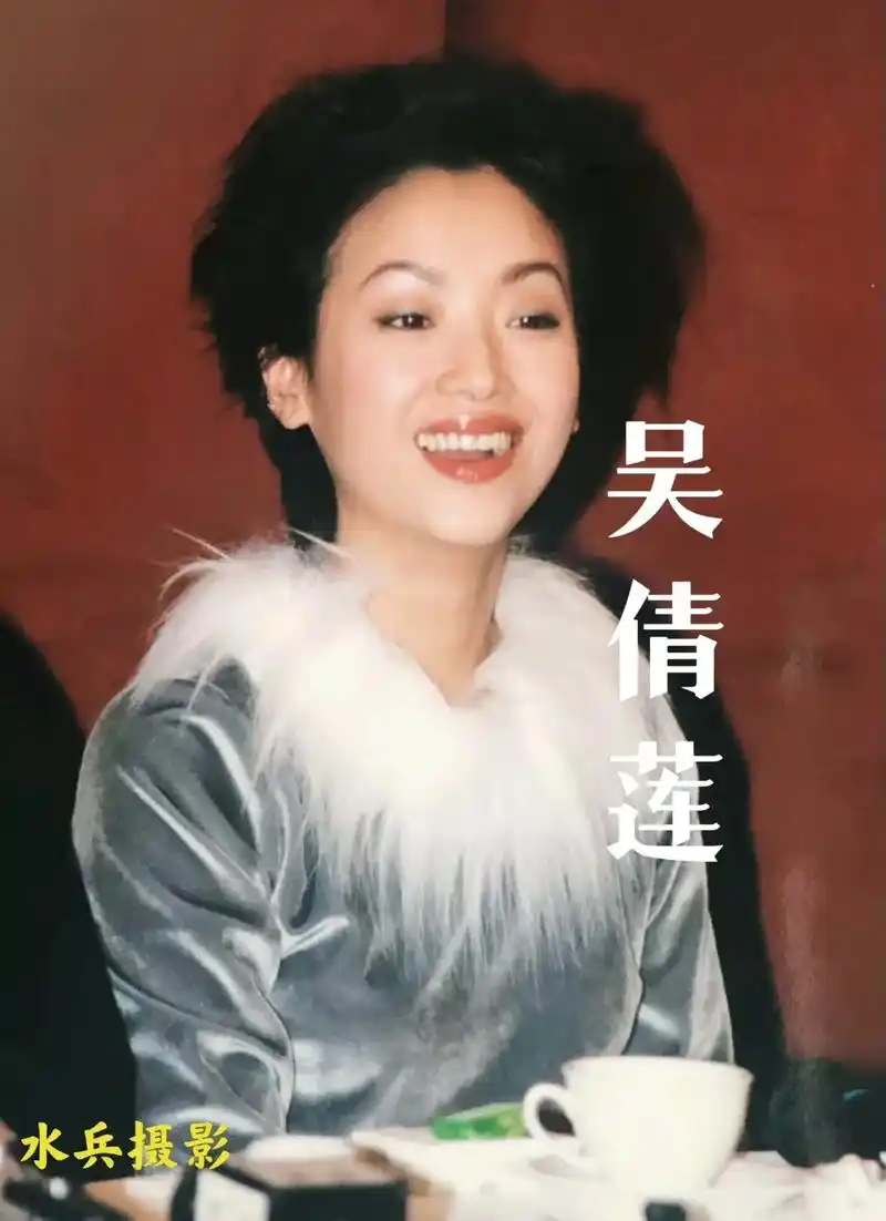 水兵摄影:中国台湾影视女演员,歌手吴倩莲.【吴倩莲简介选自网 - 抖音