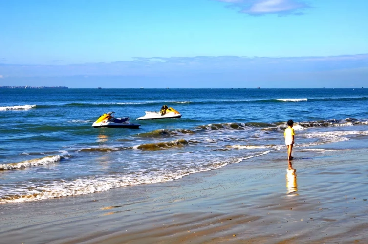 带孩子出去游泳怎么保证孩子的安全带孩子海边玩注意事项