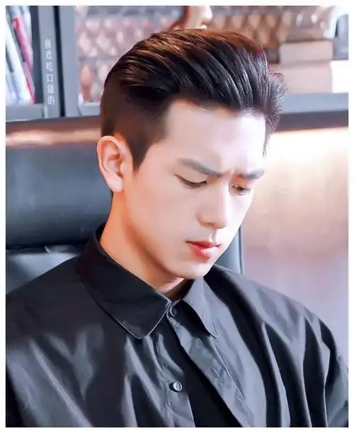 露额头才是真帅哥当男星们掀起刘海谁的背头杀迷倒了你