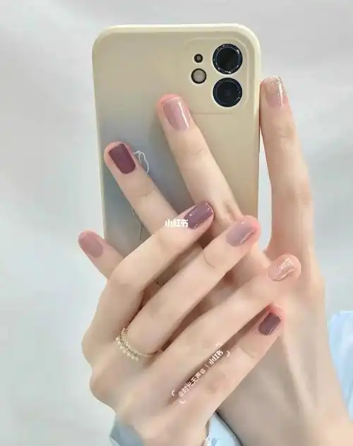 夏日清新简约美甲