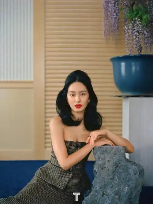 杨采钰的复古美人氛围从何而来?