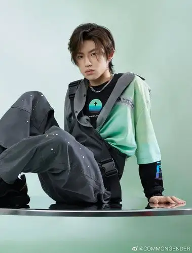 小鬼盘点200426lilghost一周手账04200426hiphop是他的武器在黑夜中划